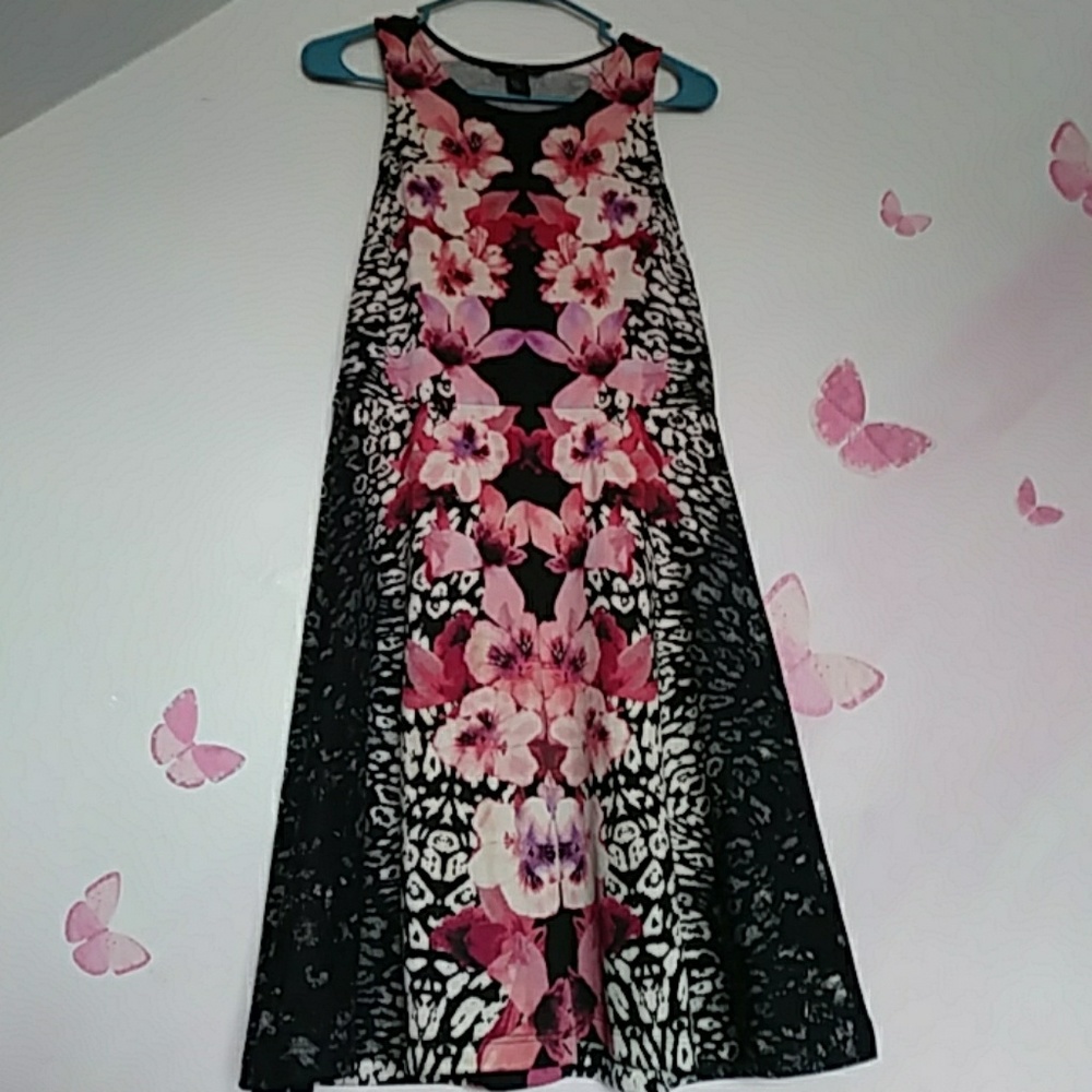 Flower print dress.